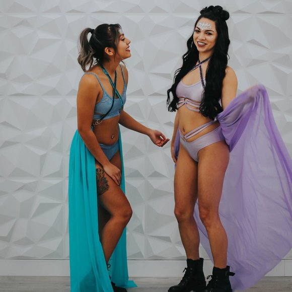 Strings & Rings Top - Picture 7 of 8